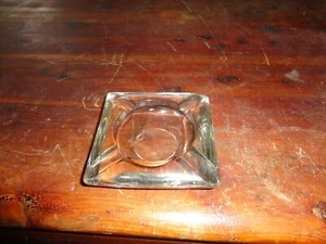 CUT CLASS ASHTRAY SMALL CHIP - Picture 1 of 2