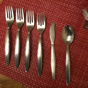 SALAD FORKS (4) -International STOCKHOLM+ 1 Butter Spreader+1 Teaspoon Stnls USA - Picture 1 of 5