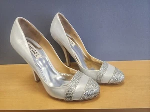 Décolleté Badgley Mischka argento taglia 7,5 m punta a righe argento metallizzata tacco formale - Foto 1 di 8
