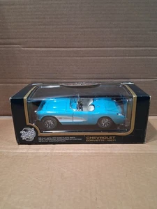 Road Tough Chevrolet Corvette 1957 blau 1:18 Diecast #92018 - Bild 1 von 4