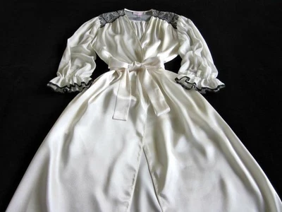 Vintage Oscar de la Renta Long Robe S/M Ivory Satin Chiffon Sleeves Black Lace - Image 1 of 4