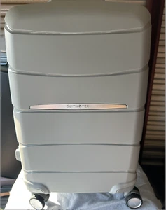 SAMSONITE Outline Pro 22" Hardside Expandable Carry On - Picture 1 of 5