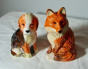 Vintage 1970's FOX and HOUND Decorative Ceramic 4" Salt and Pepper Shaker Set - Picture 1 of 2