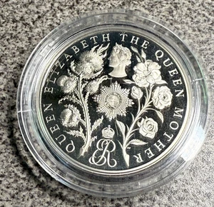 2025 GREAT BRITAIN 5PD PROOF MOTHER QUEEN ELIZABETH IN A PLASTIC CAPSULE - Picture 1 of 2