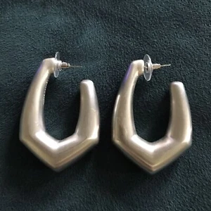 Pendientes de aro geométricos Kendra Scott Kaia enchapados en rodio sobre latón - Imagen 1 de 7
