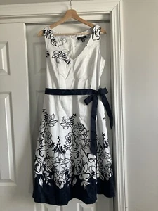 Midi Cocktailkleid marine und weiß Größe 10, A-Linie. - Bild 1 von 16