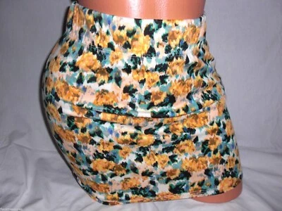 Minifalda ajustada floral acuarela elástica Pacsun Nollie de colección Foto 1 de 2