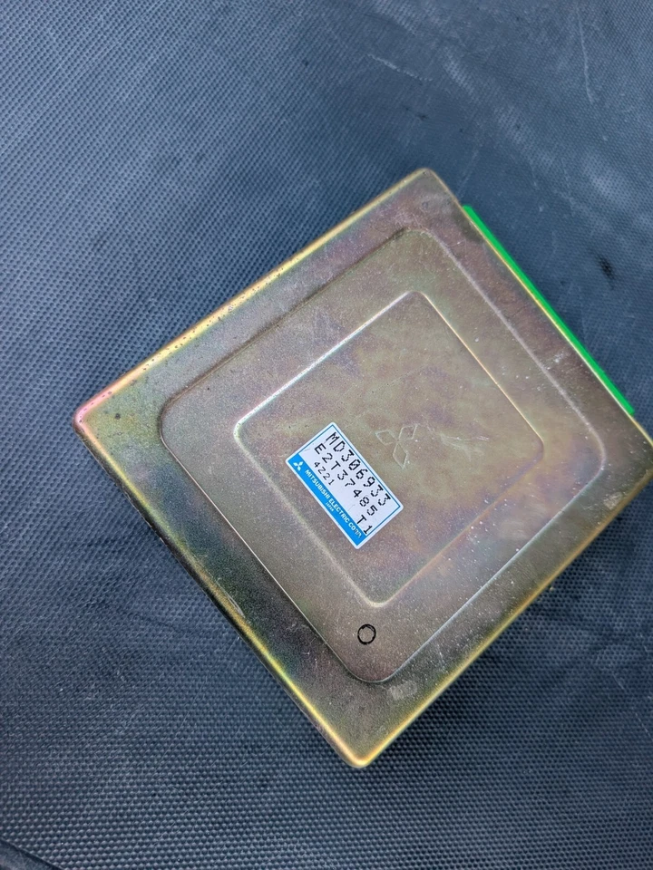 1995 Mitsubishi Montero V6 ECM ECU Engine A/T Control Module MD306933 - Image 1 of 1
