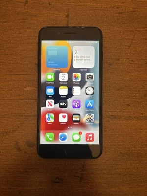 Apple iPhone 7 Plus - 128 GB - Black (Unlocked) Great Condition (READ) - Image 1 of 4