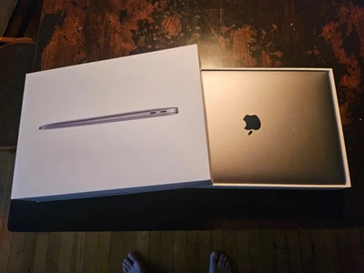Apple MacBook Air 13" Retina (2020) - Intel Core i5, 8GB RAM, 256GB SSD - Image 1 of 4