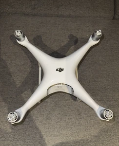 DJI Phantom 4 Drone - White (WM330A) (UNTESTED/FOR PARTS/FOR REPAIR) - Picture 1 of 8