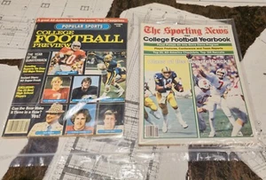  John Elway And Dan Marino HOF COLLEGE FOOTBALL VINTAGE PREVIEW MAGAZINE LOT - Picture 1 of 3