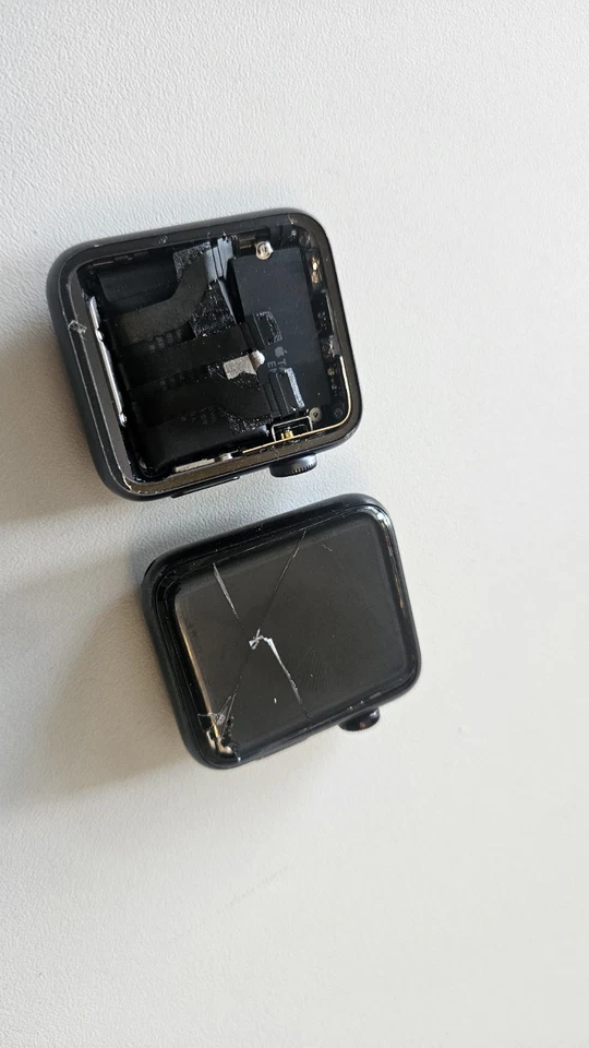 2x apple watch series 2 and 3 parts only spares or repair scrap only - Image 1 of 4