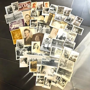 Lote De 50 Fotografías De Colección Años 1930-1960 Familia Gente Viajes Militares Más - Imagen 1 de 13