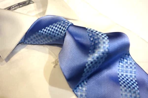 Corbata de seda extra larga XL Fabio lisa bebé azul satinado a rayas - Imagen 1 de 2
