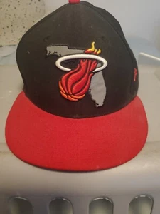 New Era Miami Heat Florida NBA Hardwood Classic 59Fifty Size 7 5/8 Black Red - Picture 1 of 3