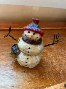 P. Schifferl Marked Small Sparkly Resin Snowman w Wire Arms & Bird Feed Bag Figu - Picture 1 of 10