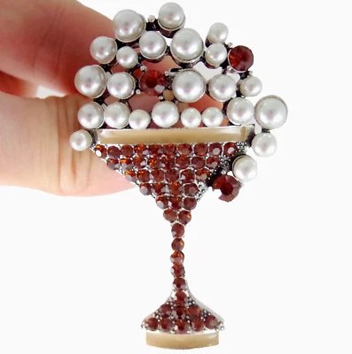 2.75" CRYSTAL RHINESTONE CHAMPAGNE COCKTAIL GLASS w/ PEARL BUBBLES BROOCH PIN - Image 1 of 4