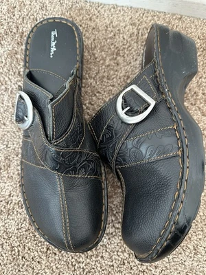 Zapatos sin cordones Thom McAn de colección para mujer 10 mocasines con hebilla de cuero negro. Mula, Retro Foto 1 de 4