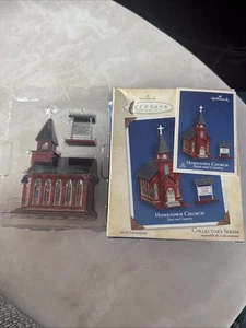 2004 Hallmark Keepsake Ornament - Hometown Church-Town & Country Series #6 - Foto 1 di 1