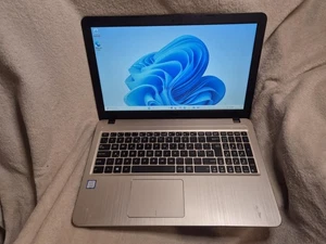 Asus Vivobook 15 X540U 15.6" Laptop - i5 8250U - 8Gb Ram - 256Gb Ssd -Windows 11 - Afbeelding 1 van 8