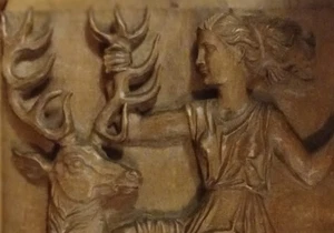 Wandrelief Handgeschnitzt Diana Jagdmotiv - Bild 1 von 5