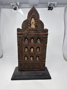 Placa votiva de madera tailandesa del siglo XIX Rattanokosin con releifs de Buda de cerámica - Imagen 1 de 8