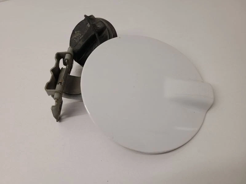 2004-2012 CHEVROLET COLORADO Fuel Filler Door White 10385418     - Image 1 of 4