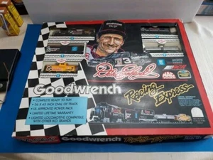 Juego de tren modelo Dale Earnhardt Goodwrench Racing Express - Imagen 1 de 8