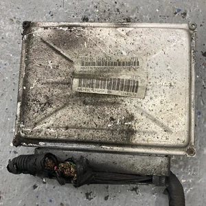 2004 Cadillac Escalade ESV EXT ECM ECU Engine Control Module Computer 12586242 - Picture 1 of 8