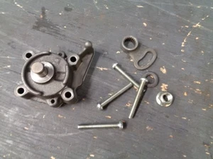 1981 Honda CM400A CM 400 Oil Pump    727  - Picture 1 of 4