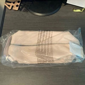 Kulturbeutel Damen rosa Calvin Klein Eternity.  12X4. Neu mit Etikett NEU. - Bild 1 von 3