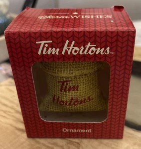 NUOVO IN SCATOLA TIM HORTONS 2016 MINI ALBERO DI NATALE ORNAMENTO CAFFÈ IN SACCHETTO DI TELA  - Foto 1 di 5