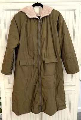 Abrigo largo para mujer con capucha verde oliva cremallera frontal 2 bolsillos superiores talla L Foto 1 de 4