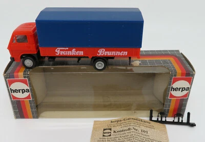 Micro Herpa Ho 1/87 Camion Man Lkw Rosso Franken Brunnen Bache Blu #817290 Box - Immagine 1 di 4