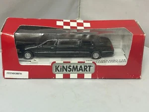 Kinsmart Die Cast 1999 Black Lincoln Town Car Stretch Limousine - Picture 1 of 1