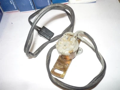 1965–67 Pontiac GTO 1964–68 Cutlass 442 NOS 3SPD Back up lamp switch 1993310 - Image 1 of 3