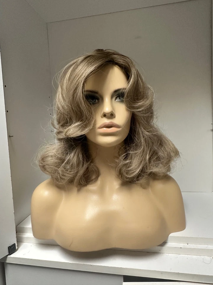AWESOME WIGS natural wavy hair clearance vegas girl wigs - Image 1 of 1