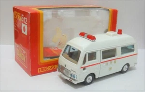 C Tomy Tomica DANDY E12 NISSAN CARAVAN AMBULANCE (JAPAN) - Picture 1 of 4
