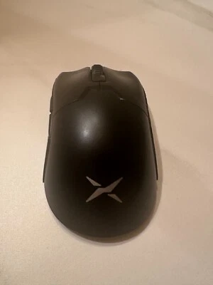 Mouse Ultra Gaming DeLUX M800, MCU NÓRDICA 52840, 49g, inalámbrico de hipervelocidad 4k Foto 1 de 4