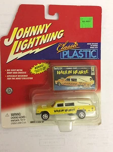 Johnny Lightning Classic Plastic Haulin Hearse 1:64 Die-Cast w/ Mini Model Kit - Picture 1 of 2