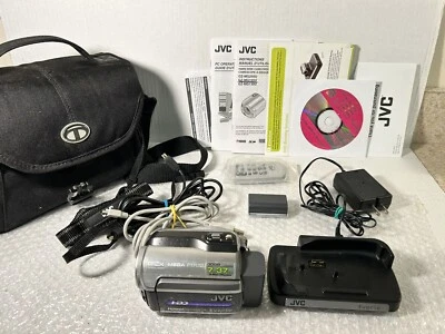JVC Everio 30GB 32x Zoom Camera w/Case Remote Accessories Charger EUC WORKS - Image 1 of 4