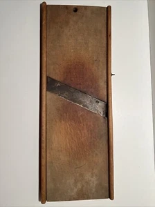 Vintage Gemüseschneider aus Holz ~ antiker Mandolinenschneider - Bild 1 von 8