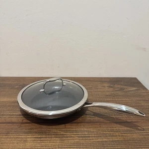 Sartén híbrida antiadherente HexClad de 10 pulgadas con tapa de vidrio templado - Imagen 1 de 12