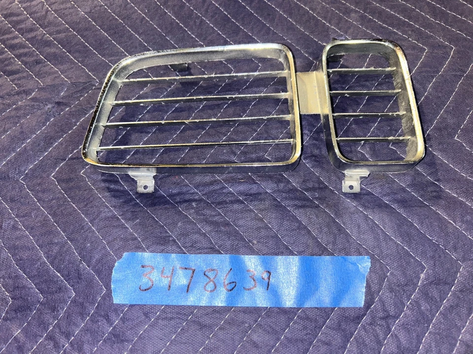 Luz trasera Plymouth Cuda 1971 Barracuda bisel cromado moldura 3478639 driver Foto 1 de 4