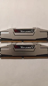 G.Skill Ripjaws V 16GB (2x8GB) DDR4-2400 CL15 (F4-2400C15D-16GVS) Desktop RAM - Picture 1 of 3