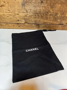 Auténtica bolsa antipolvo Chanel cubierta de almacenamiento bolsa cordón negro 13,5 X 9,5 - Imagen 1 de 4