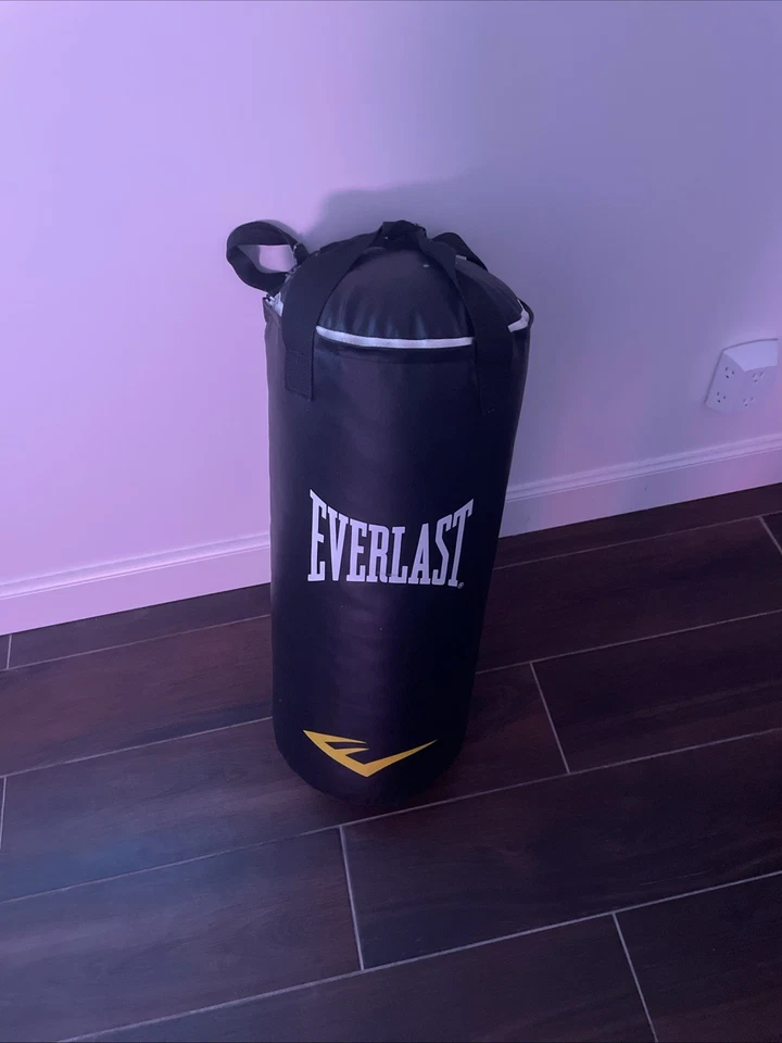 Saco de boxeo pesado Everlast P00001222 40 lb - negro/blanco Foto 1 de 1