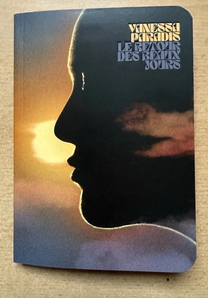 Vanessa Paradis AGENDA 2026 PROMO Le Retour Des Beaux Jours Featuring E. Daho - Photo 1/4