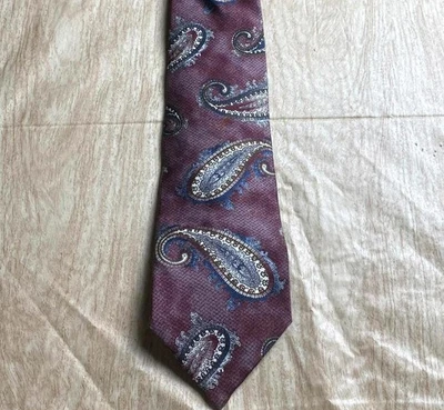 Corbata de seda vintage para hombre borgoña patrón cachemir Hannover St hecha en EE. UU. 100 % seda Foto 1 de 4